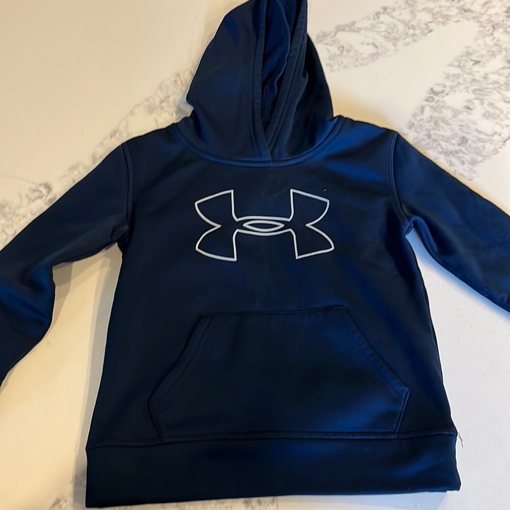 Under armor Hoodie, size 5. Good condition
